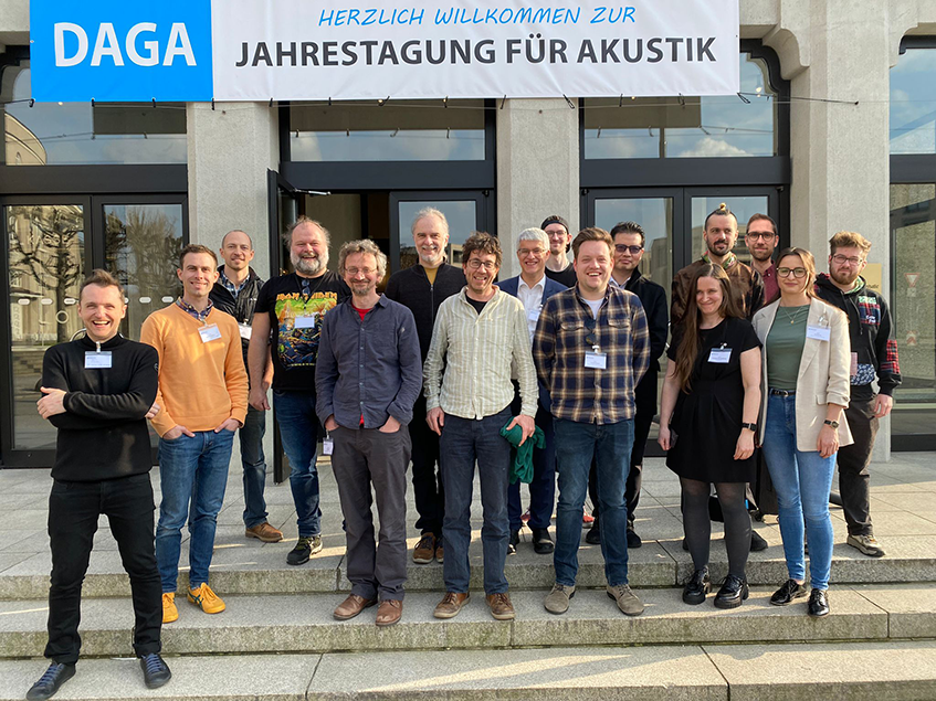 Tu Felix Acustica bzw. Austria (v.l.n.r.): u.a. Robert Baumgartner, Andreas Melcher, Peter Balazs, Bernhard Laback, Christoph Reuter, Gabriel Feller, Martin Lindenbeck, Jian Yang, Isabella Czedik-Eysenberg, Roman Fleischmann, Kai Siedenburg, Sarah Ambros,